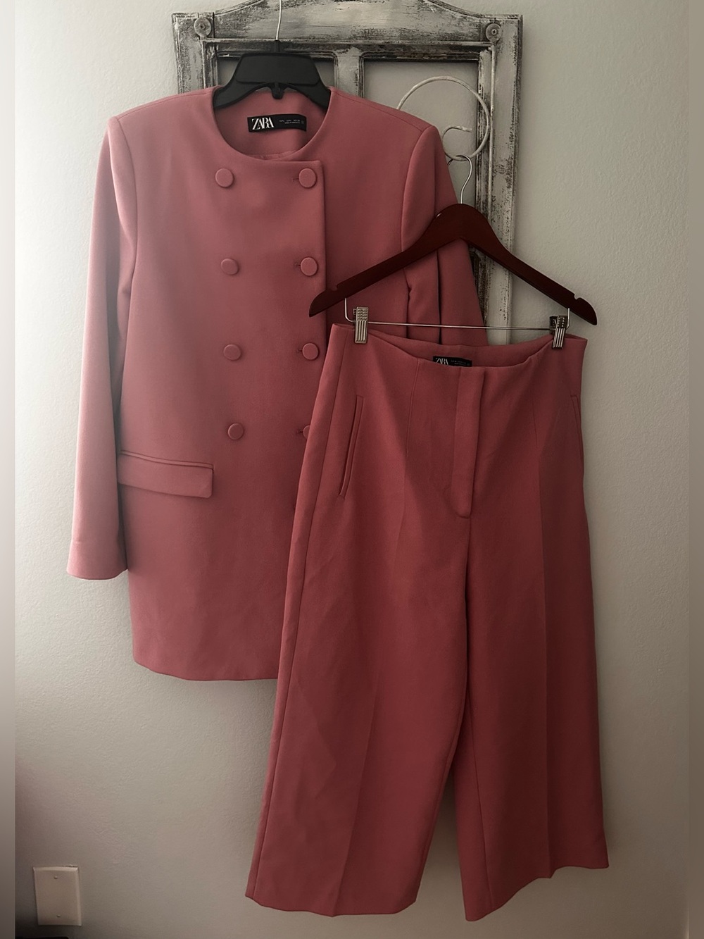 ZARA Dusty Rose Double-Breasted Blazer with Wide-Leg Cropped Pants.